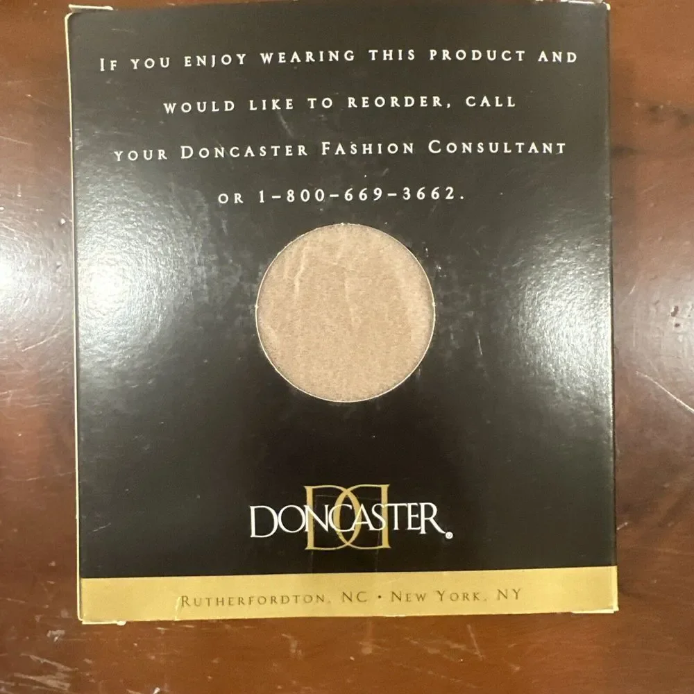 Doncaster Hosiery Pantyhose Size B Parchment Tan Color NWT ‎ Vintage 90s